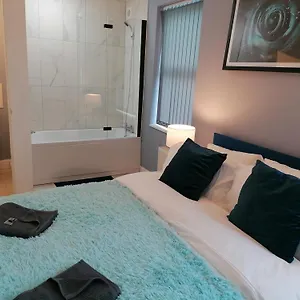 Lägenhetshotell Blok 3 -jacuzzi Suites, & Ensuite